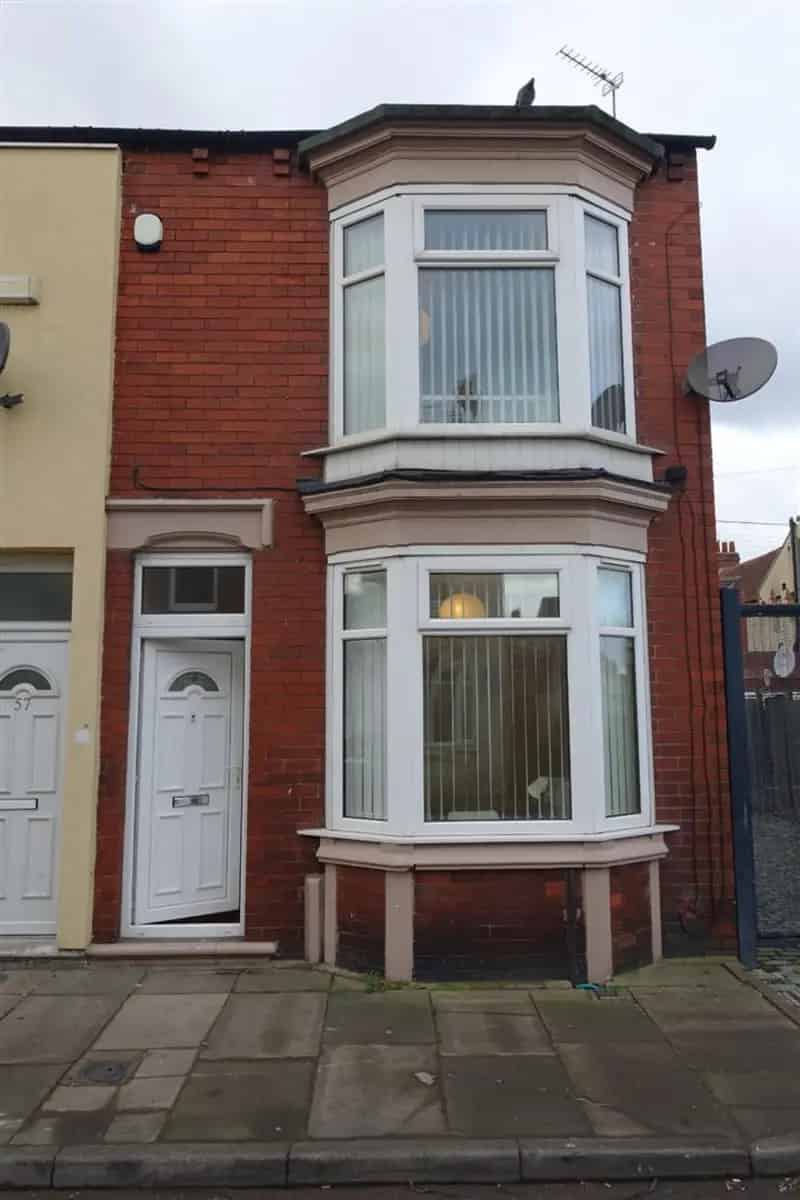 4 bedroom Flat
 To Let