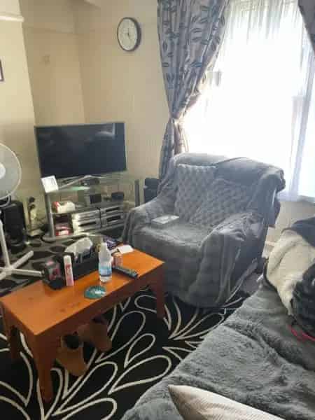 2 Bedroomed Flat in Central Exeter Near Shops