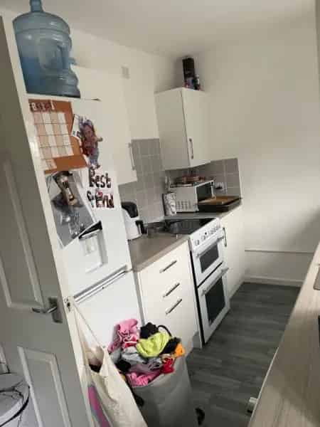 2 Bedroom House Near Schools Shops and Etihad Stadium