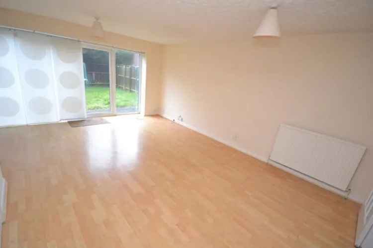 3 Bedroom Link Detached House Near Abbey Park School