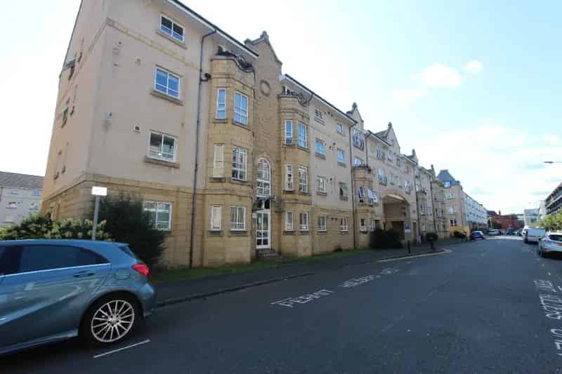 2 Bedroom Furnished Flat to Rent in Canonmills