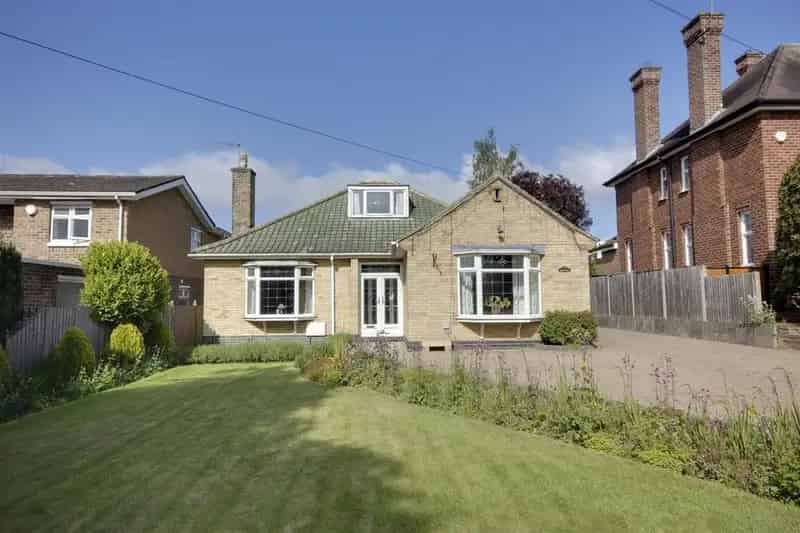3 bedroom detached bungalow for sale