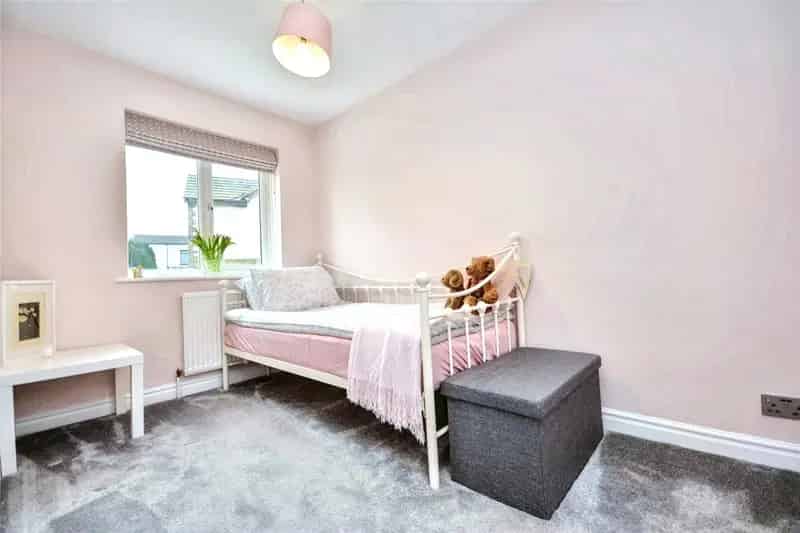 Modern Semi-Detached Home in Pudsey with Stunning Garden
