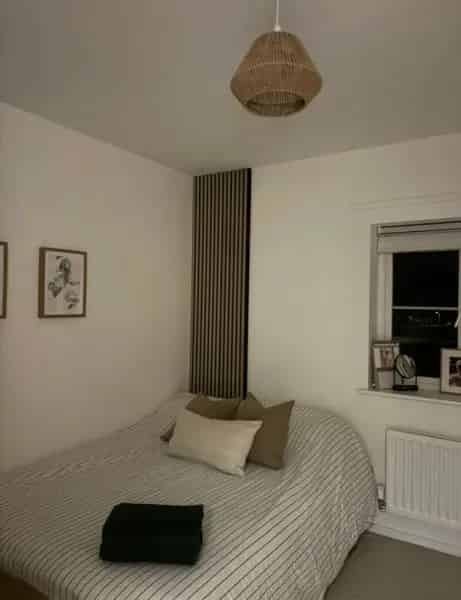 Beautiful 2-Bedroom Flat High Ceilings Open Plan Sunset Views