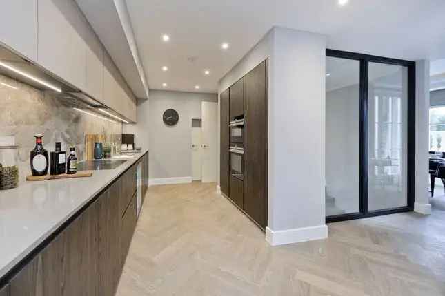 Flat for sale in Bassett Road, North Kensington W10