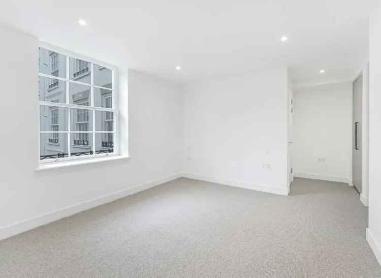 Two Bedroom Flat in Samuel Square Kensington