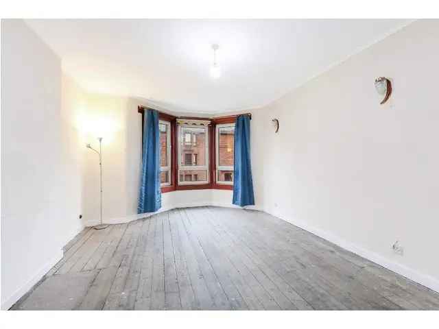 2 Bedroom Flat for Sale - Modernisation Needed