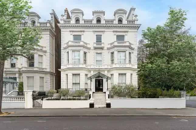 Holland Park Villa Renovation Project 10290 sq ft