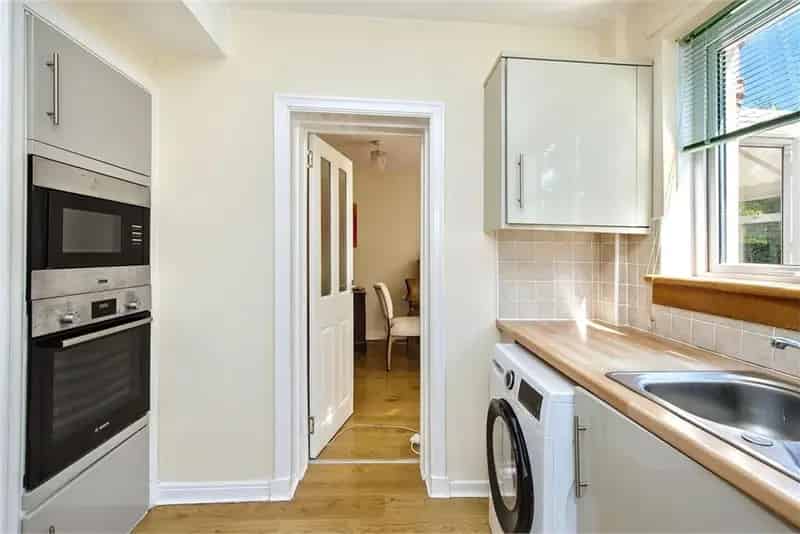 4 Bed Detached House in Colinton
