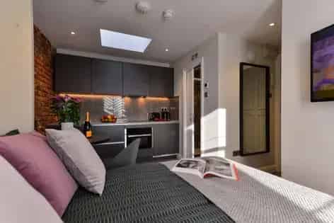 Spacious Notting Hill Studio Flat 142m²