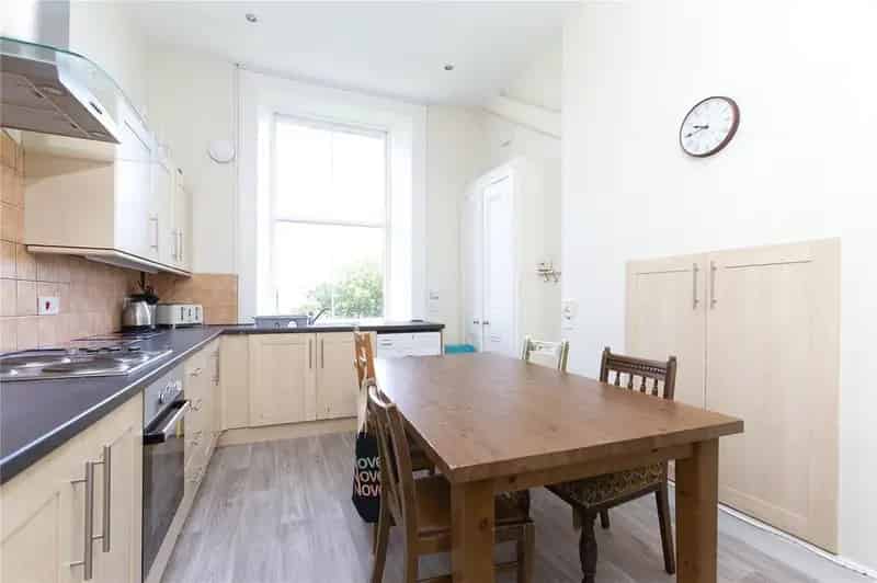 5 Bedroom Flat to Rent
