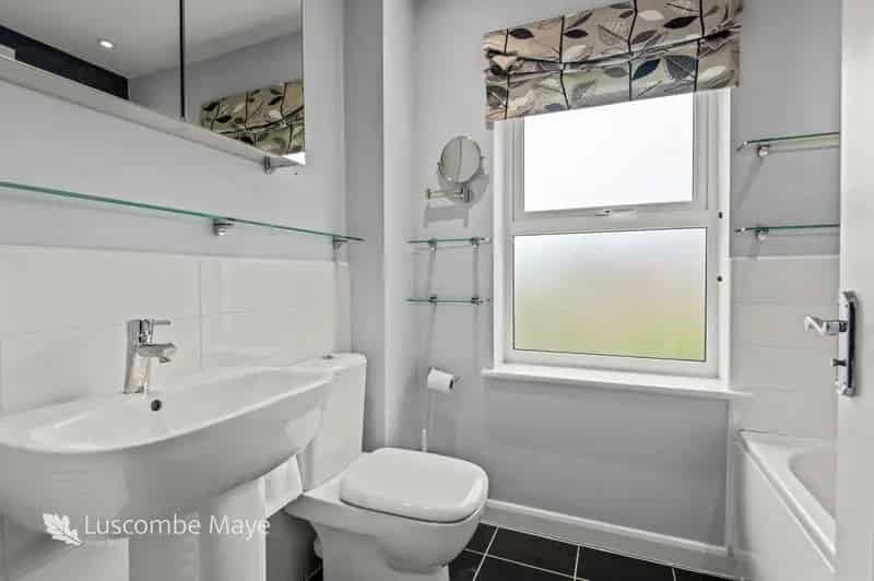 4 Bed House for Sale Ermington Modern Family Home