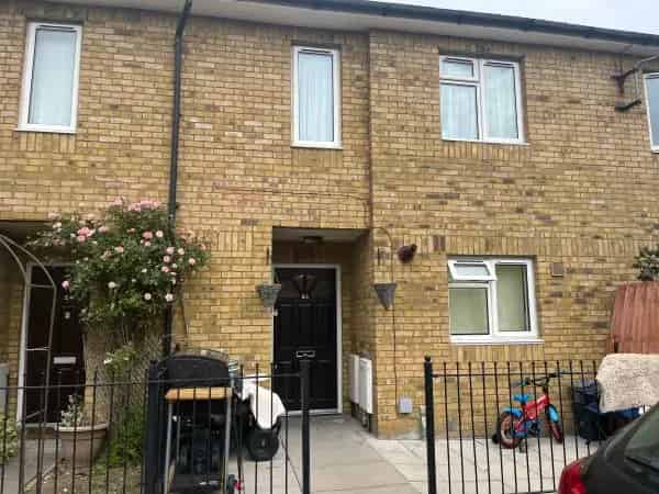 Fully Renovated House with Front and Back Gardens