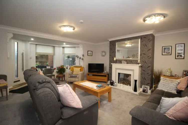 2 Bedroom Flat for Sale Bridlington Seafront Ensuite No Onward Chain