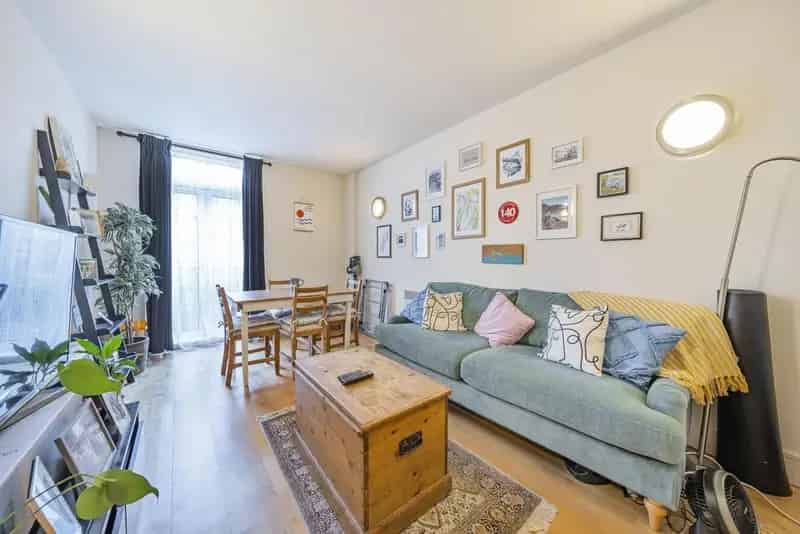 One Bedroom Apartment near Camberwell Peckham Chain Free