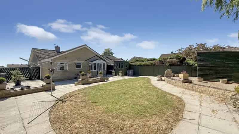 3 Bedroom Bungalow For Sale in Frome