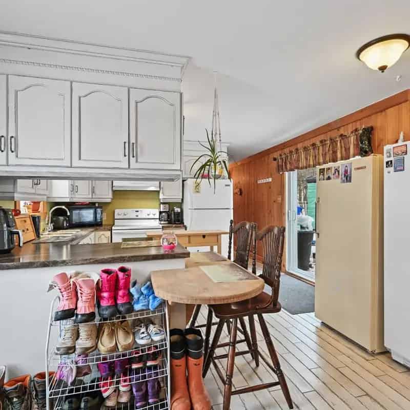 Mobile Home for Sale - 3 Bedroom Potential - Leased Land