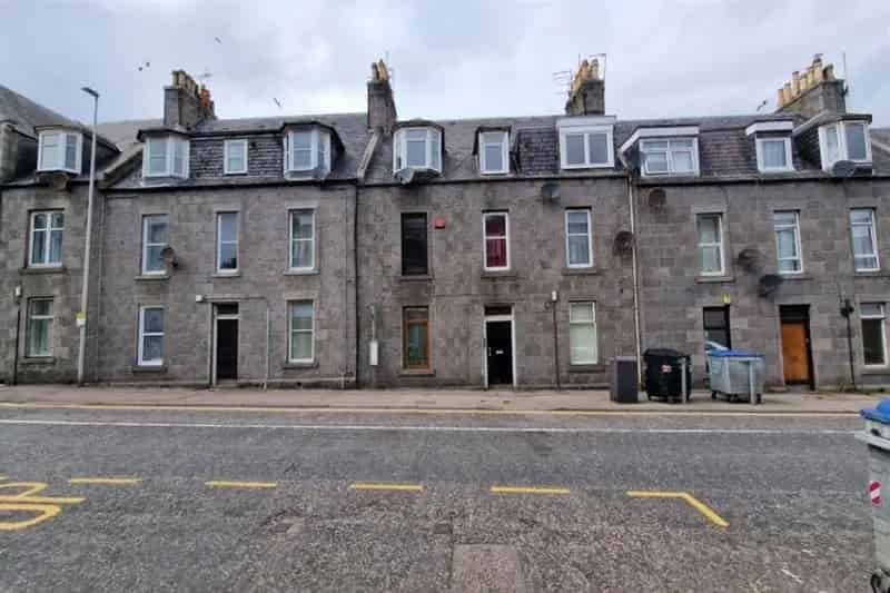 1 Bedroom Flat for Sale in Scotland