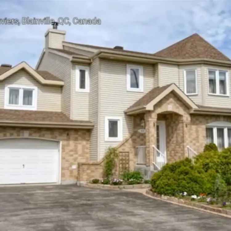 4-Bedroom Cottage with Pool and Fireplace