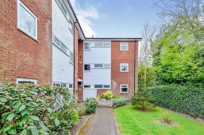 2 Bedroom Flat to Rent Wilmslow Cheshire SK9