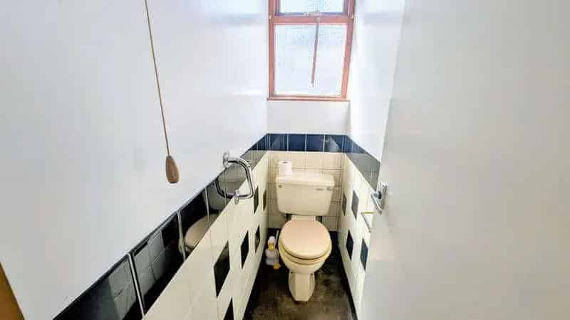 3 Bed House For Sale - Needs Updating - Good Size Gardens - Garage