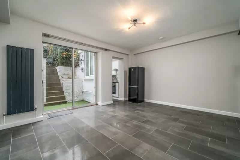 1 bedroom Flat
 To Rent