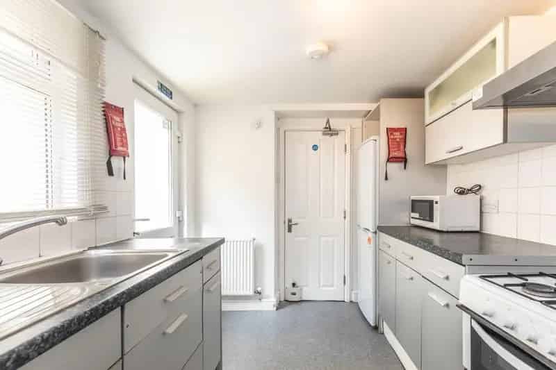 6 Bedroom Terraced House For Sale