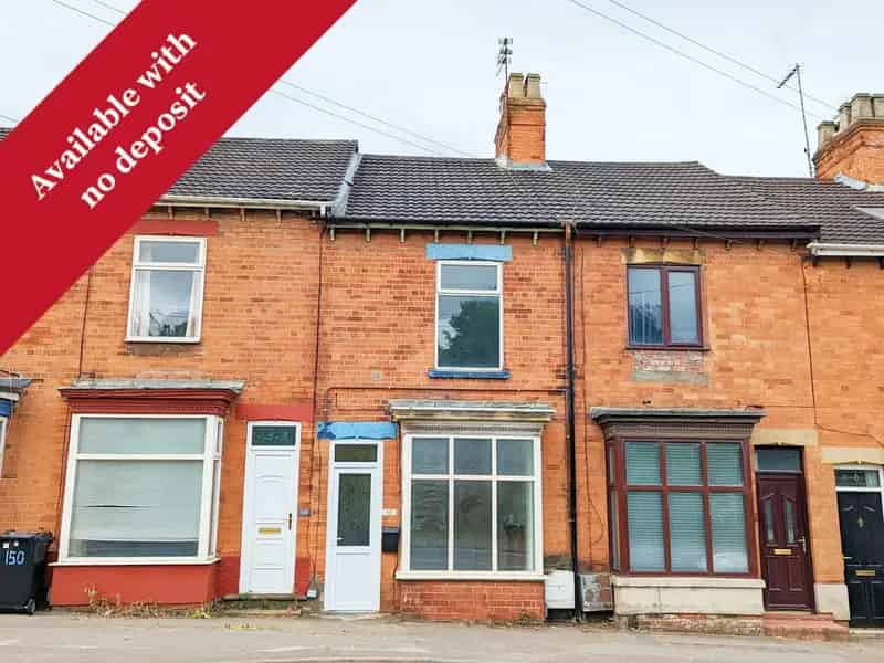 3 Bedroom Mid Terrace House Near Grantham Town Centre