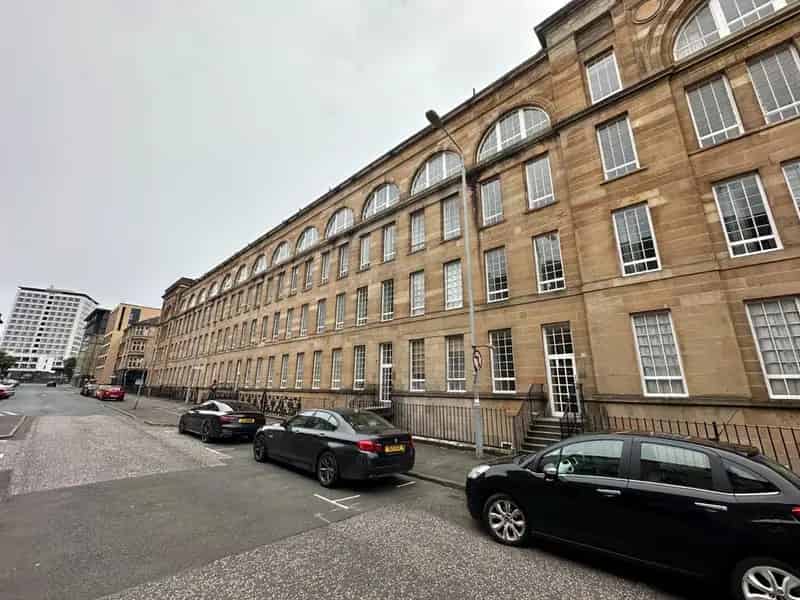 3 Bedroom Flat to Rent in Finnieston