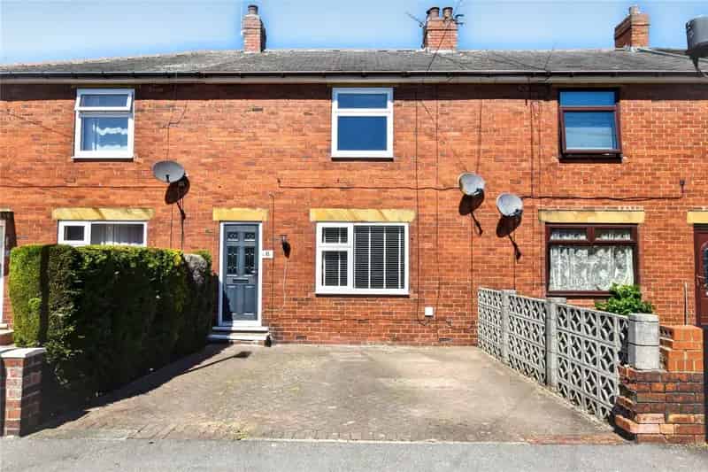 Two Bedroom Mid Terrace Home Near M1 & M62 Motorways