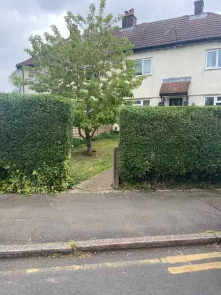 3 4 Bedroom Semi Detached House Large Garden Near Cannons Park Edgware Stations