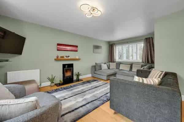 Contemporary Family Home in Claygate