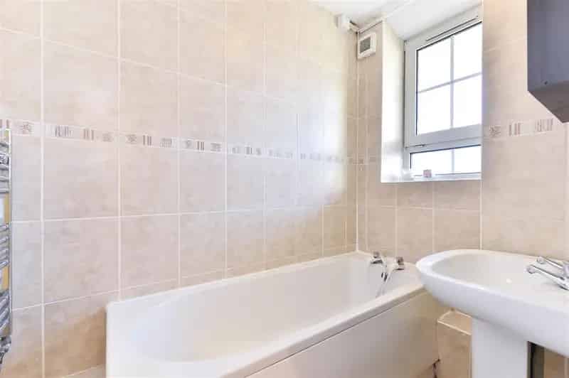3 Bedroom Flat to Rent Near Aldgate