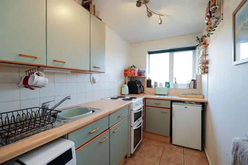 1 Bedroom Maisonette For Sale Near Beckfield Lane