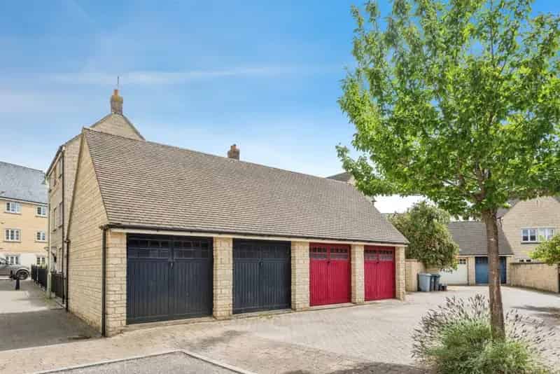 House For Sale , Harvest Way, West Oxfordshire, England