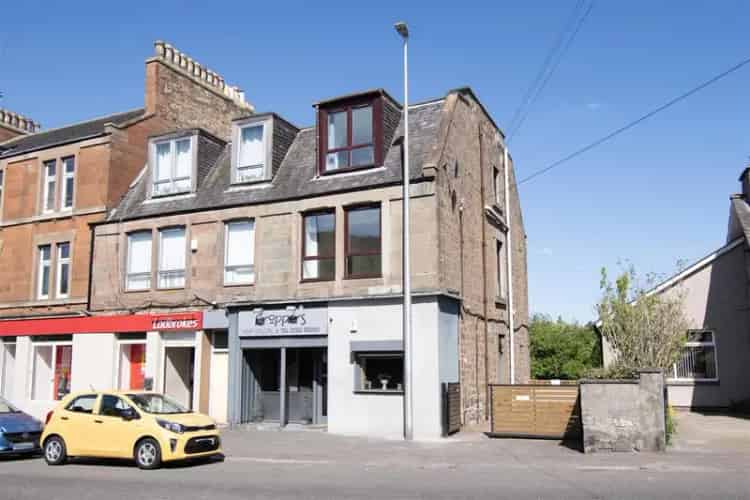 2 Bedroom Flat for Sale Strathmartine Road