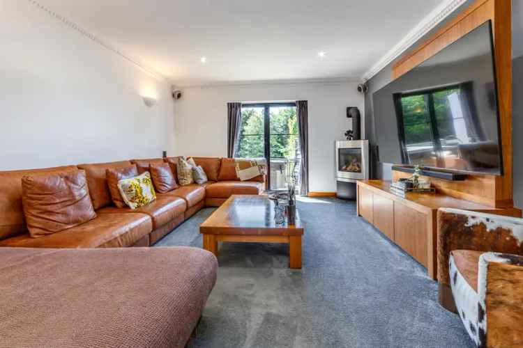 Detached House for sale with 4 bedrooms, Oakridge  Avenue, Radlett