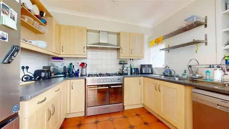 2 Bed House for Sale Near Victoria Park Bristol