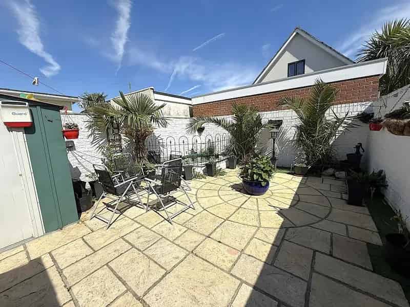 3 Bed Detached House for Sale in Parkstone