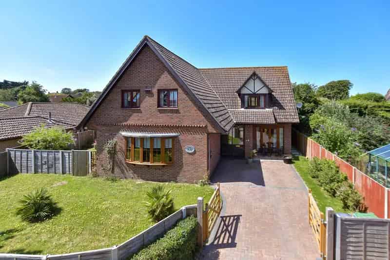 4 Bedroom Detached House for Sale Totland Bay Isle of Wight