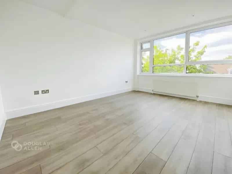 2 Bedroom Flat Shenfield Town Centre