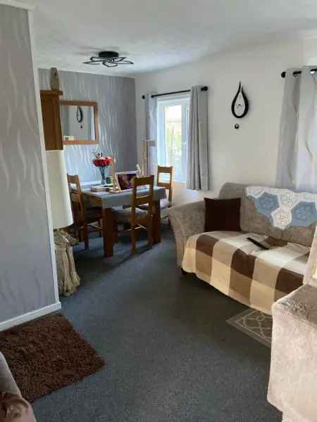Bungalow Near Shops and Family