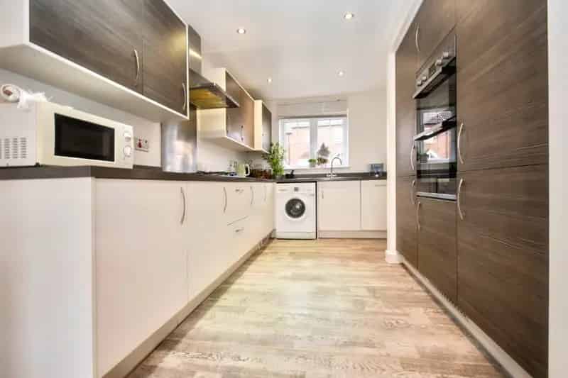 Four Bedroom Detached House in WF1 - Ample Parking and En-Suite