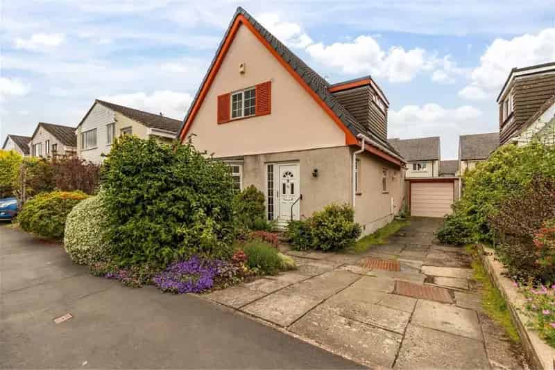 3 Bed Detached House Buckstone 2 Reception Rooms Family Home