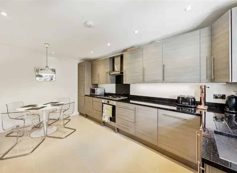 Three Bedroom Modern Freehold Home Near Central Balham