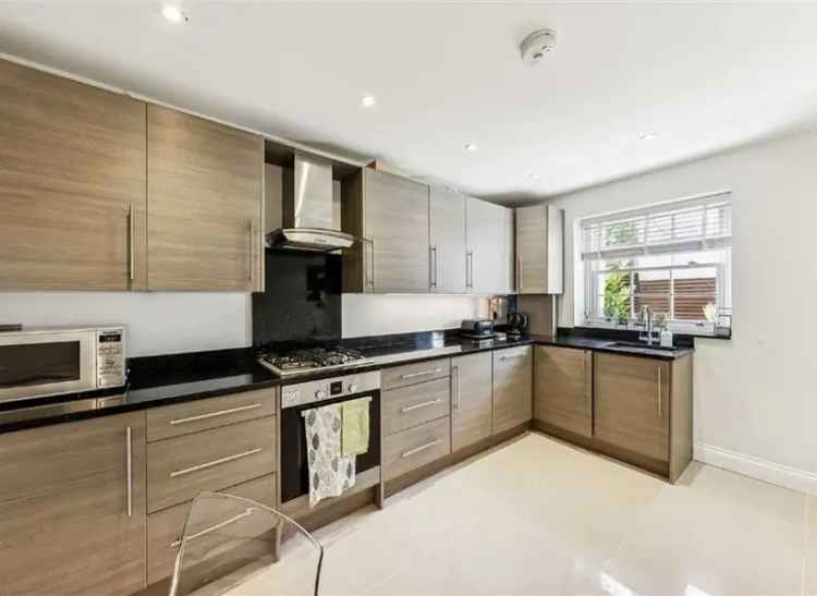 3 Bed 2 Bath Modern Freehold Home Near Balham