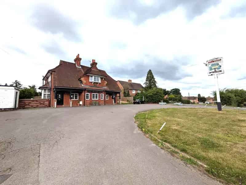Leisure property For Sale , 15, Trinity Churchyard, Guildford, England