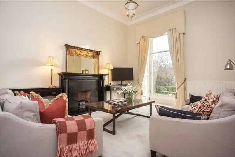 3 Bedroom Flat to Rent West End - Luxurious Apartment