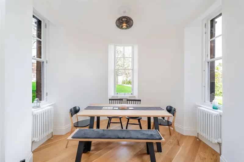2 Bedroom Apartment for Sale in Edinburgh