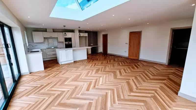 4 Bed Detached Chalet Bungalow For Sale